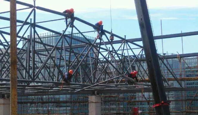 濉溪论网架装配施工中搭设脚手架应当留神的事故